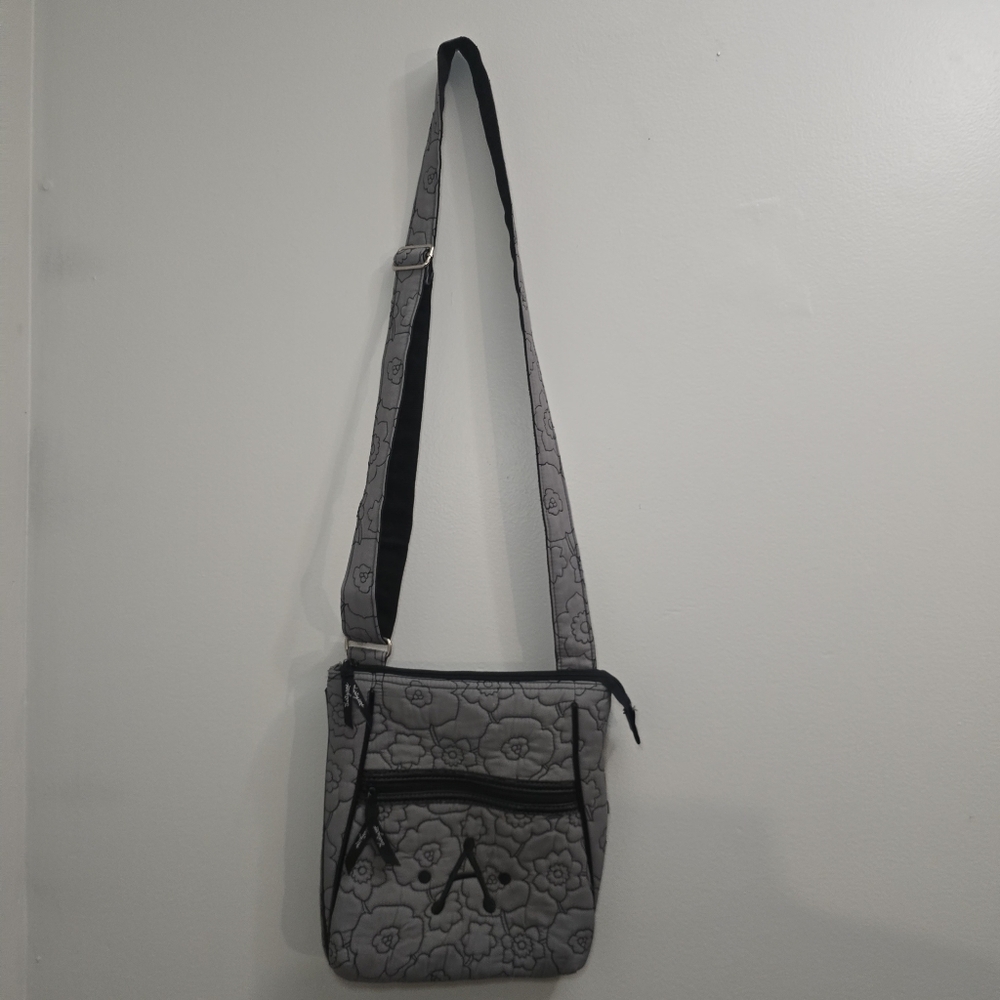 Thirty-One Quilted Crossbody Poppy Floral Shoulder Bag Gray Black Monogram A - Picture 1 of 11